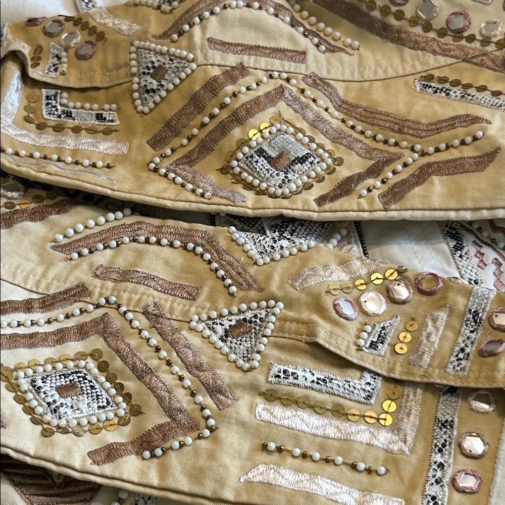 Women's Embroidered Jacket - Picture 14 of 16